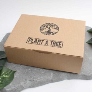Plant a Tree pakket in duurzame kartonnen verpakking met Plant a Tree logo