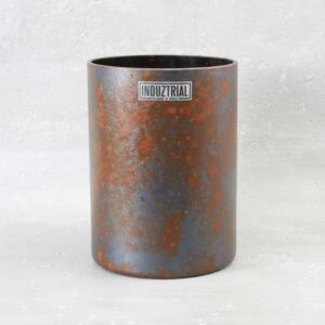 Handgeschilderde vaas in roest en metallic blauw van Plant a Tree