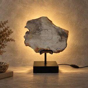 Versteend hout lamp Timber met warme achterverlichting tegen sfeervolle wand