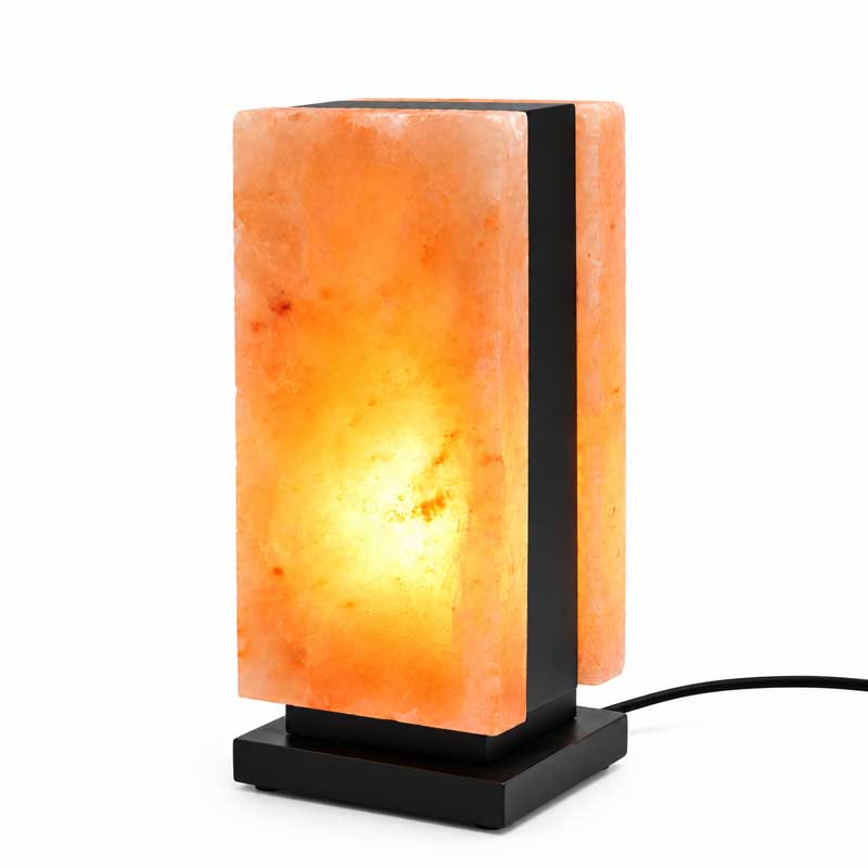 Zoutlamp Cedar zwart met warm verlicht Himalayazout