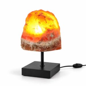 Aragoniet Edelsteen Lamp Golden Flame met warme goudgele en oranje verlichting, natuurlijke kristalstructuren en zwarte metalen standaard.