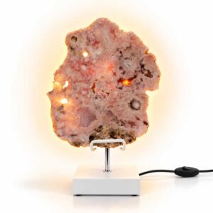 Roze Amethist Edelsteen Lamp Pink Moon met natuurlijke roze kristalstructuren, warme achtergrondverlichting en witte vierkante standaard.